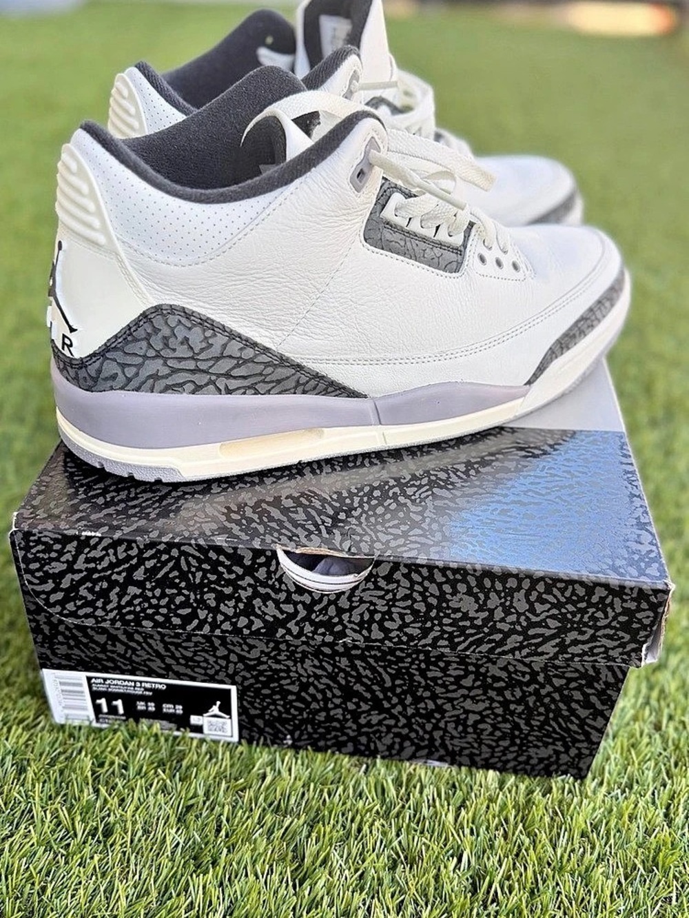 Jordan Air Jordan 3 Retro 'White Cement Reimagined' Sneakers White & Gray US 11